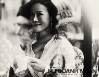 SỐNG, YÊU & MỈM CƯỜI NHƯ LỆ THU