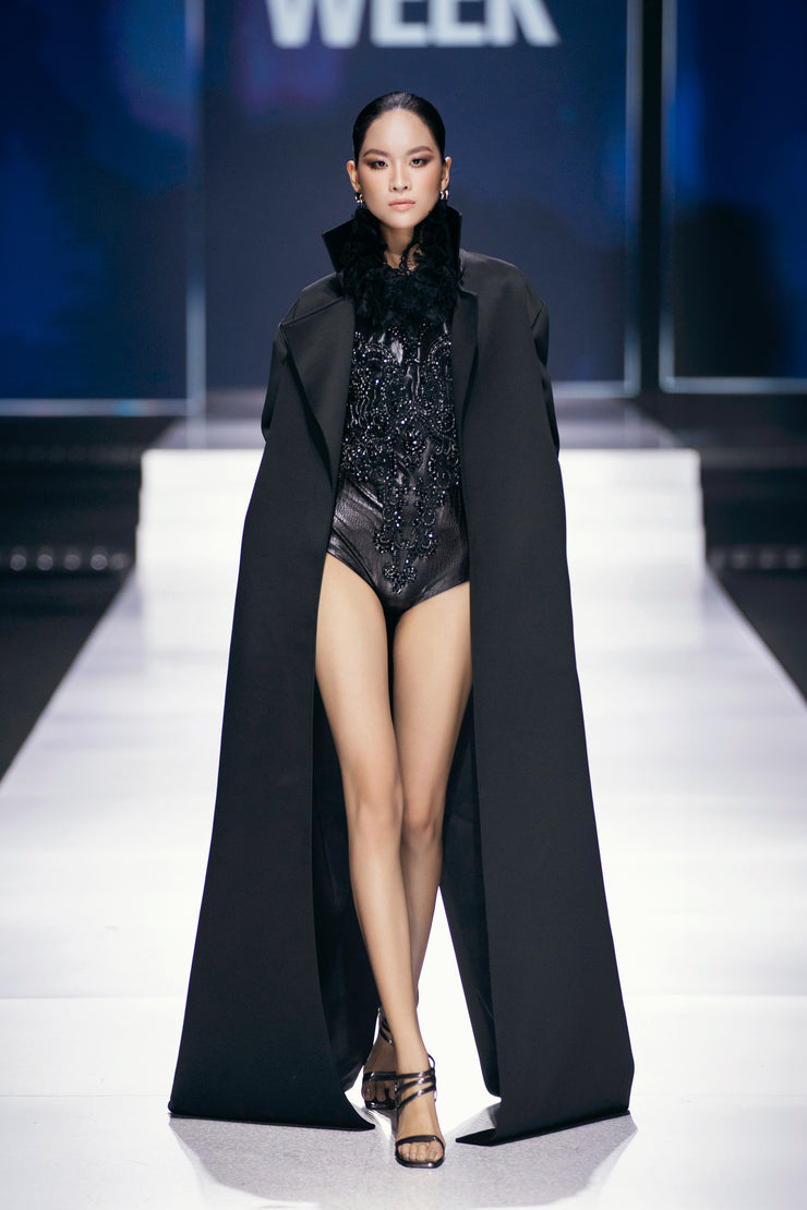 Bộ đồ liền thân tối màu