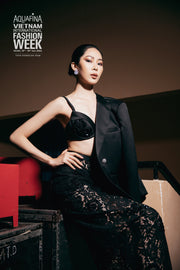 Áo lót ren tối màu