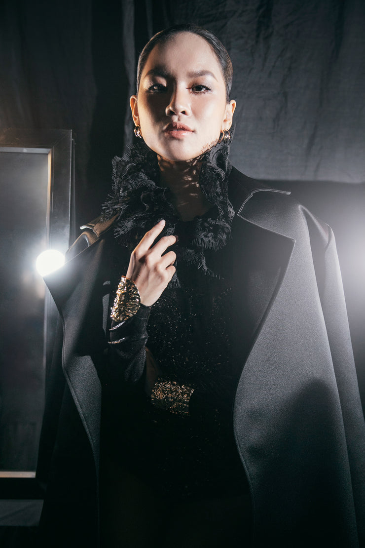 Bộ đồ liền thân tối màu