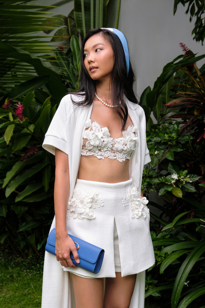 Áo khoác trắng rộng cài nút