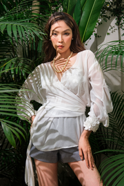 Áo quấn cổ tay họa tiết hoa