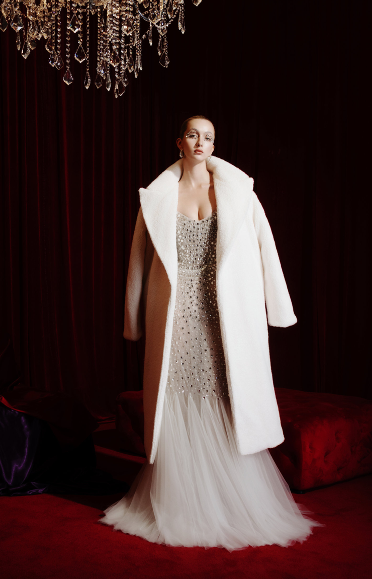 Áo khoác công chúa màu trắng