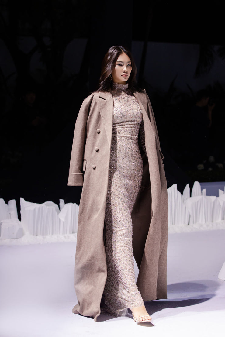 Váy mùa xuân lạnh giá