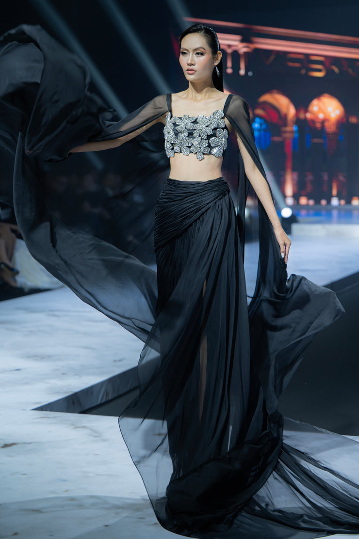 Áo bralette Dark Ice kèm áo choàng