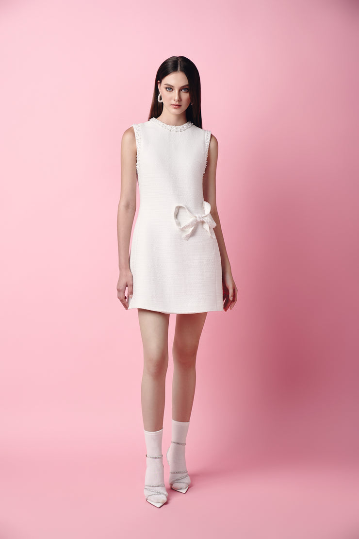 Váy ngọc trai trắng