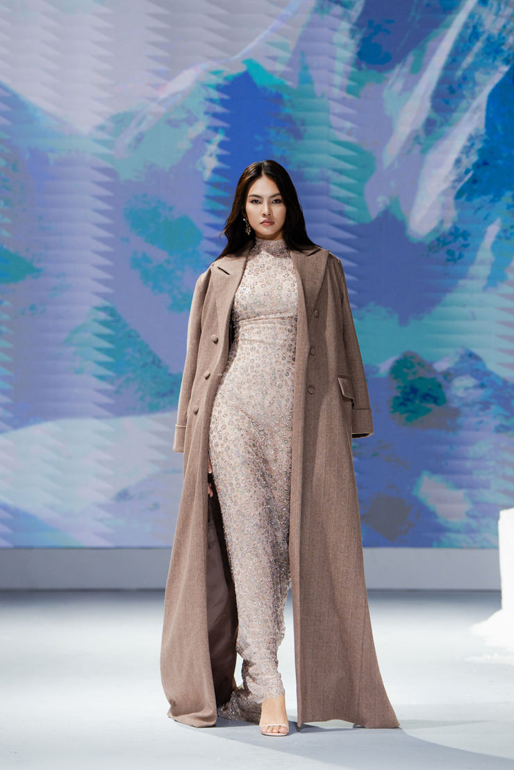 Váy mùa xuân lạnh giá