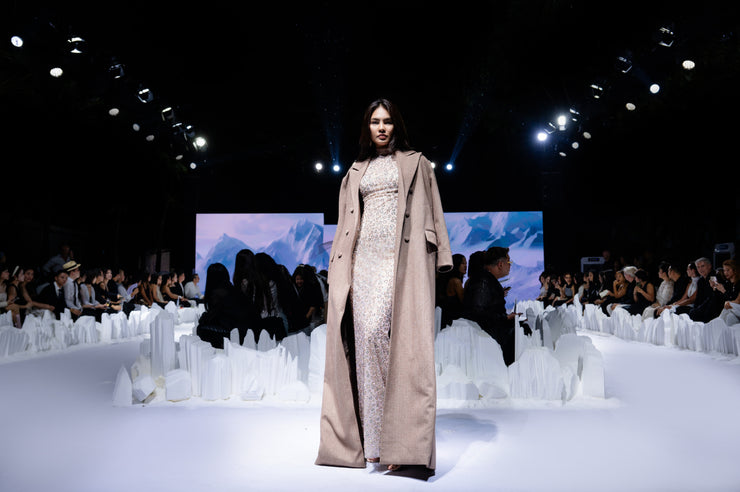 Váy mùa xuân lạnh giá