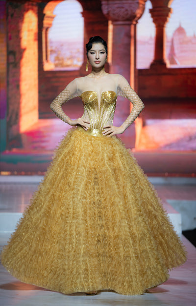 'I AM THE CROWN’ DRESS